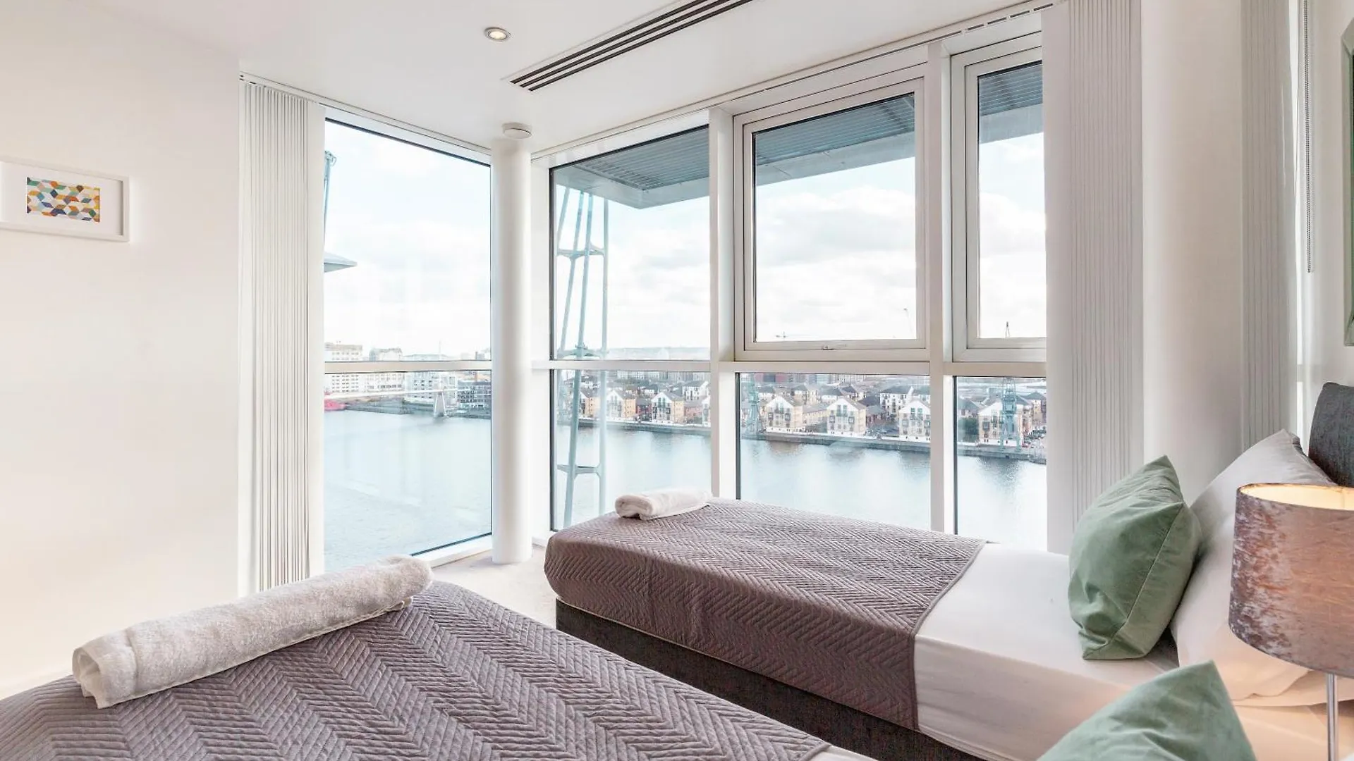 Premium Apartments By Excel London