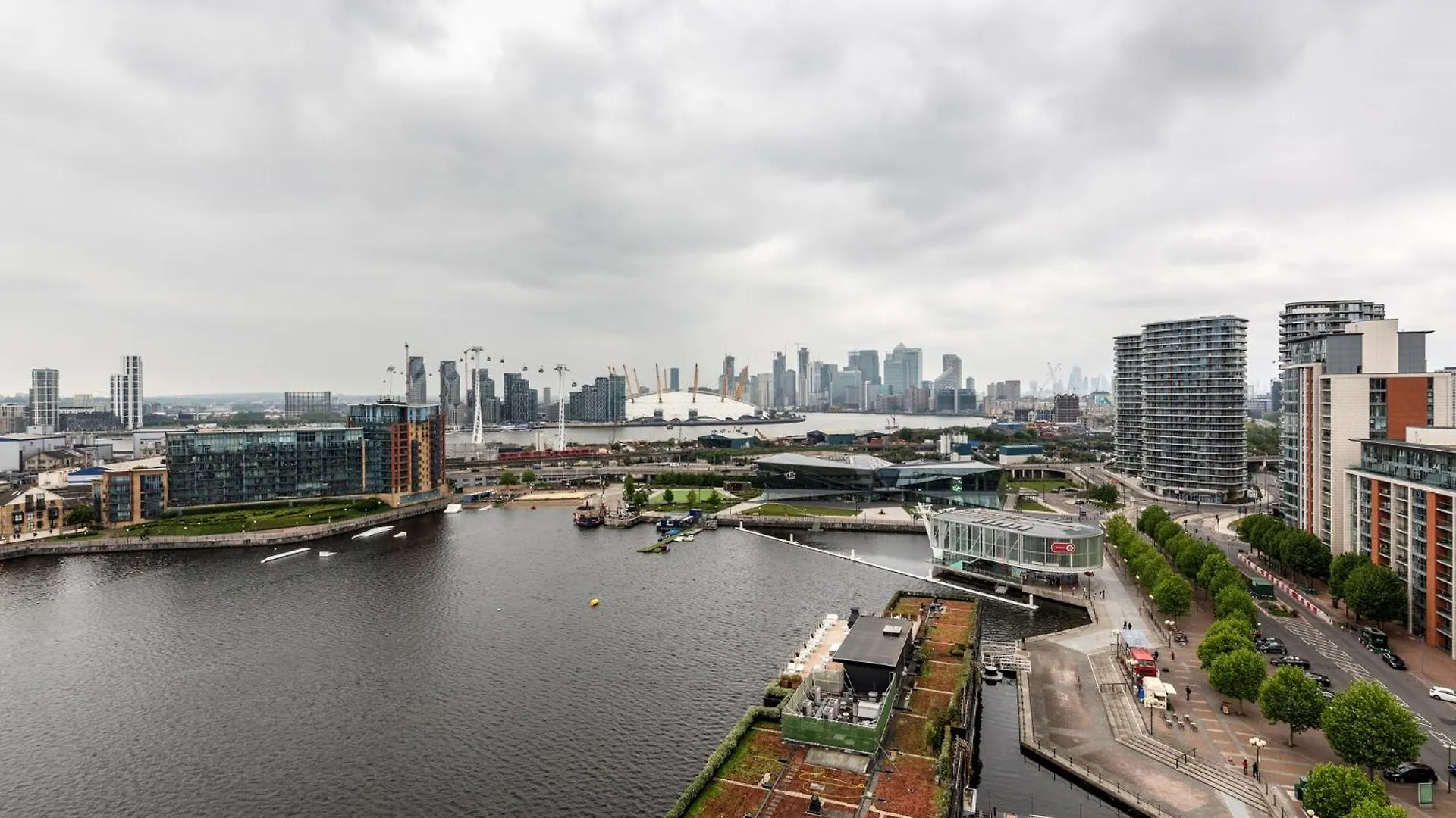 Premium Apartments By Excel London