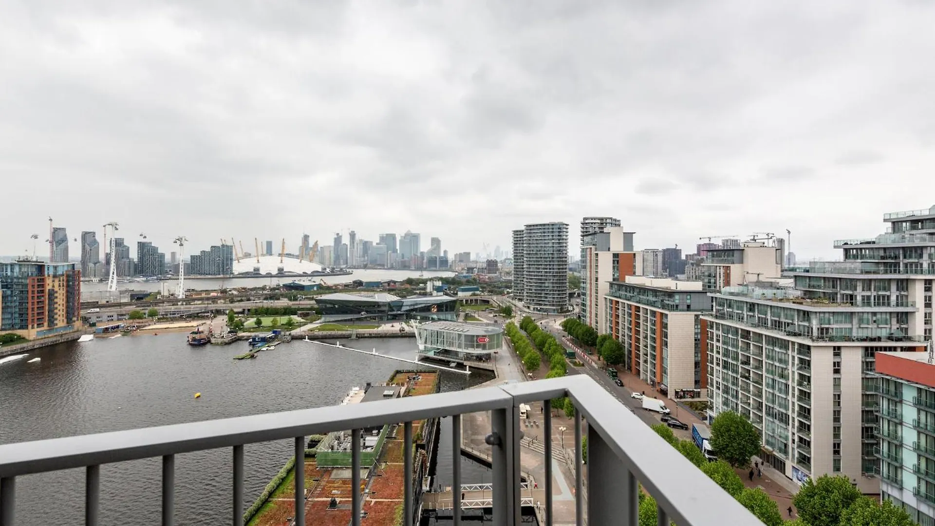 Premium Apartments By Excel London